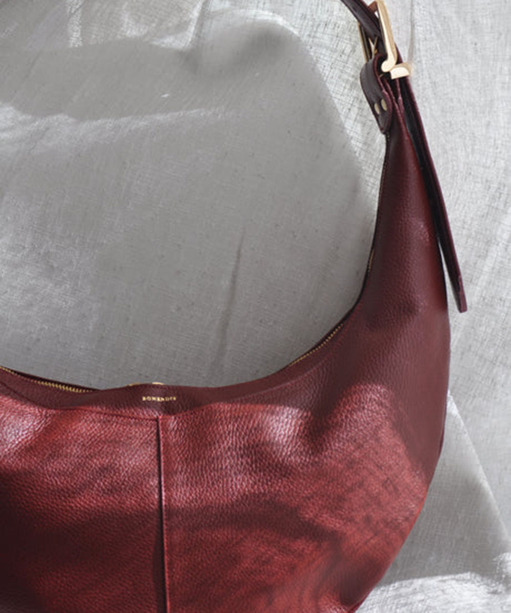 ARIANA_CHERRY_RED_ 2.