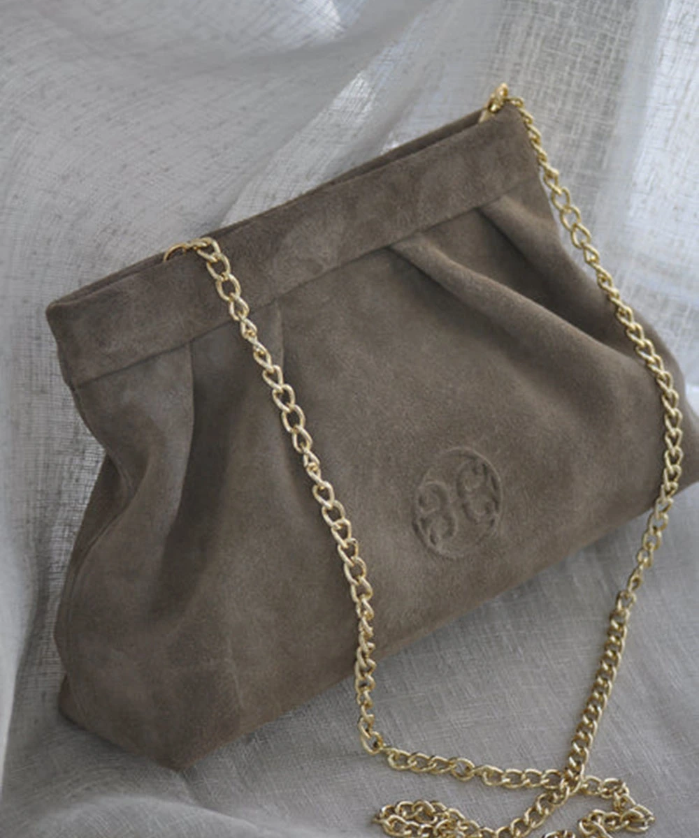 KISS_POUCH_MOCCA_SUEDE_1