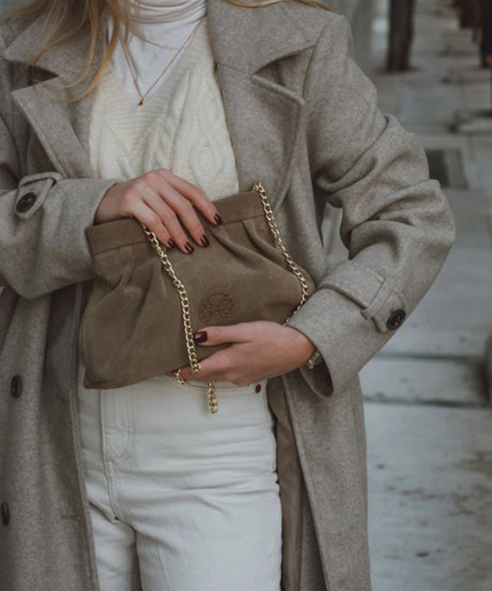 KISS_POUCH_MOCCA_SUEDE_2