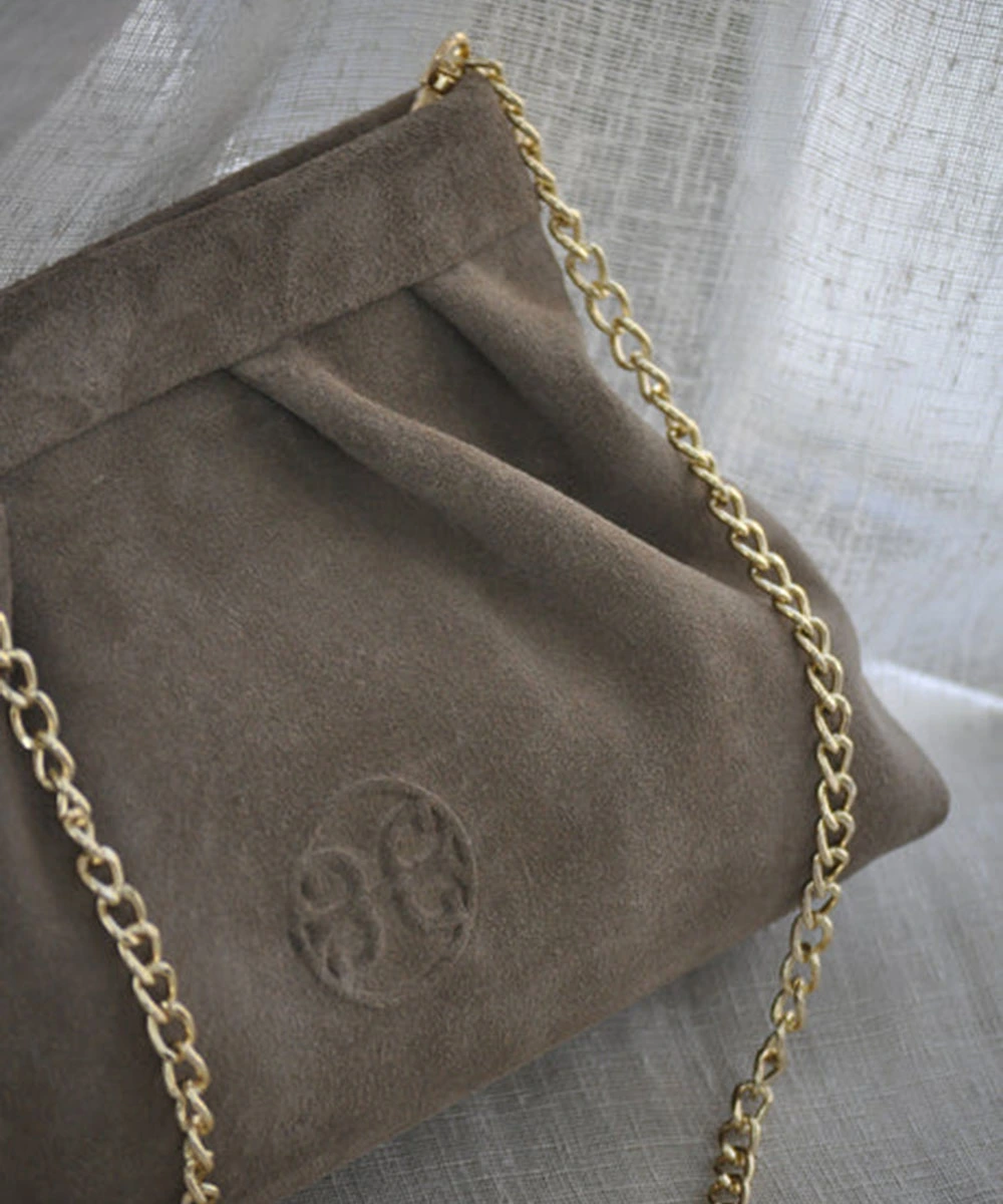 KISS_POUCH_MOCCA_SUEDE_3