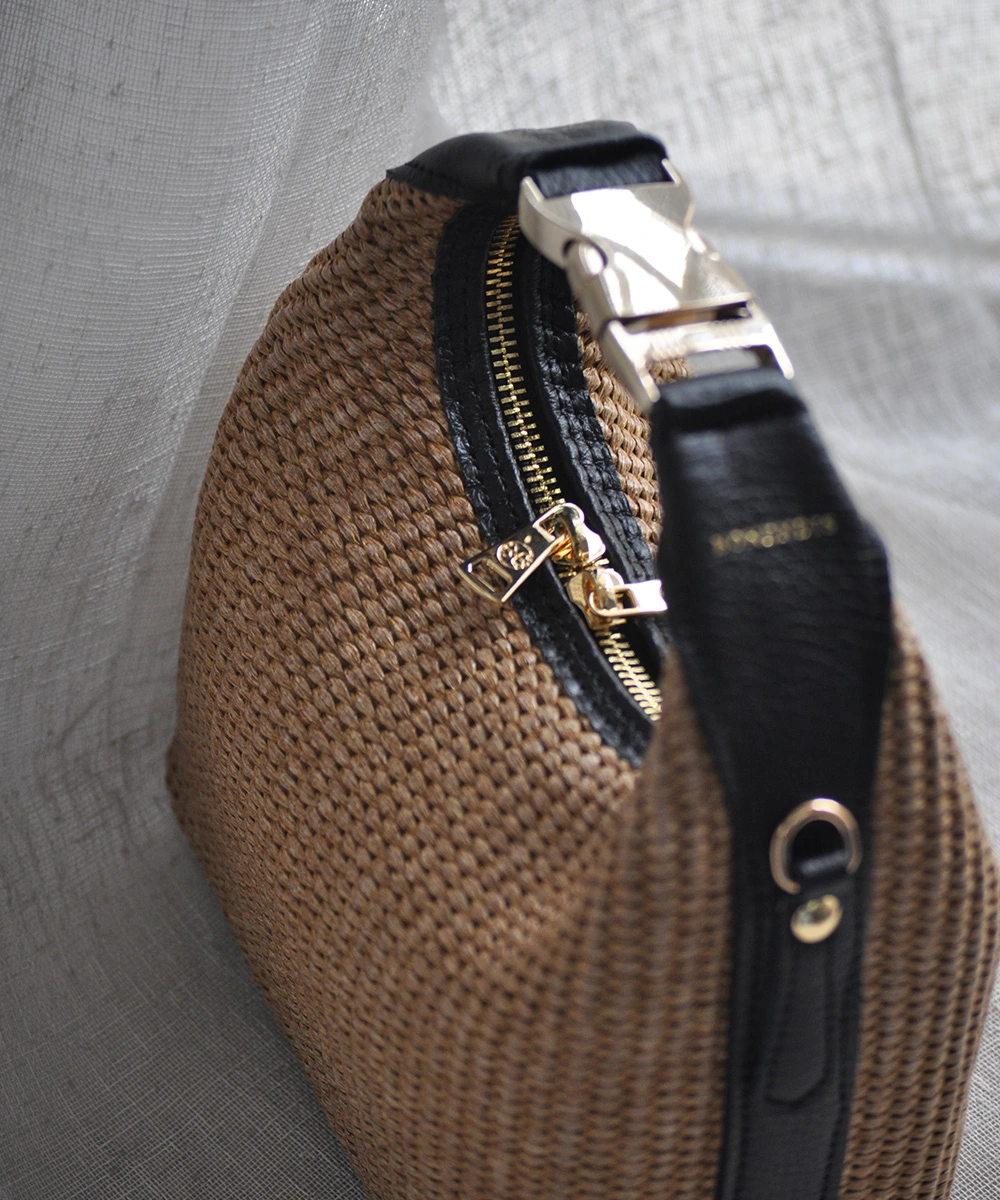 MAGGIE_RAFFIA_BLACK 1